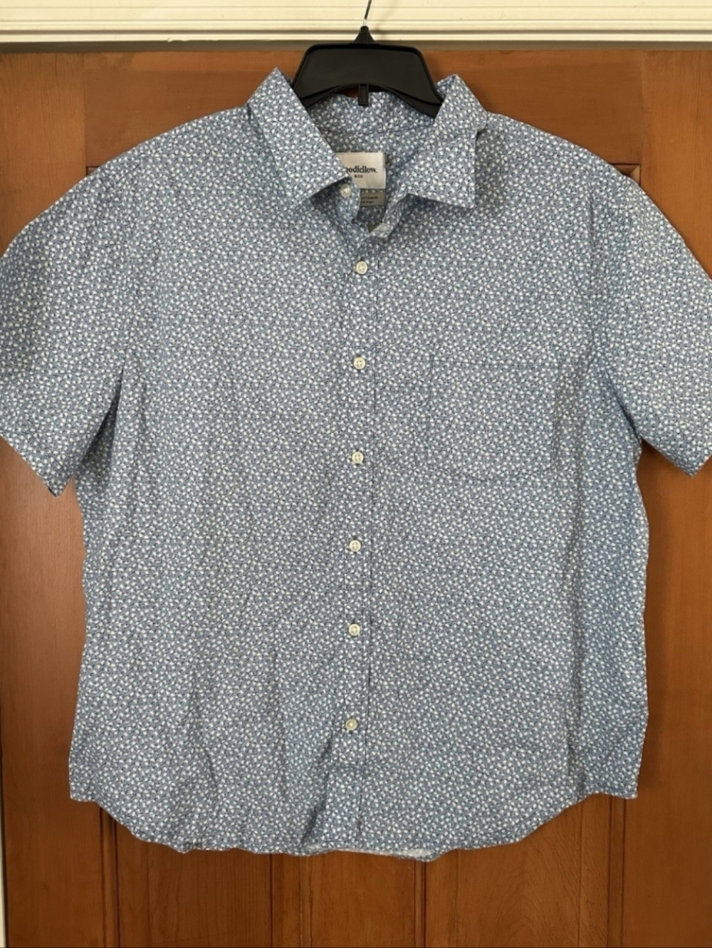 Goodfellow & Co Light Blue Floral Button-Up Shirt NWT Sz Medium